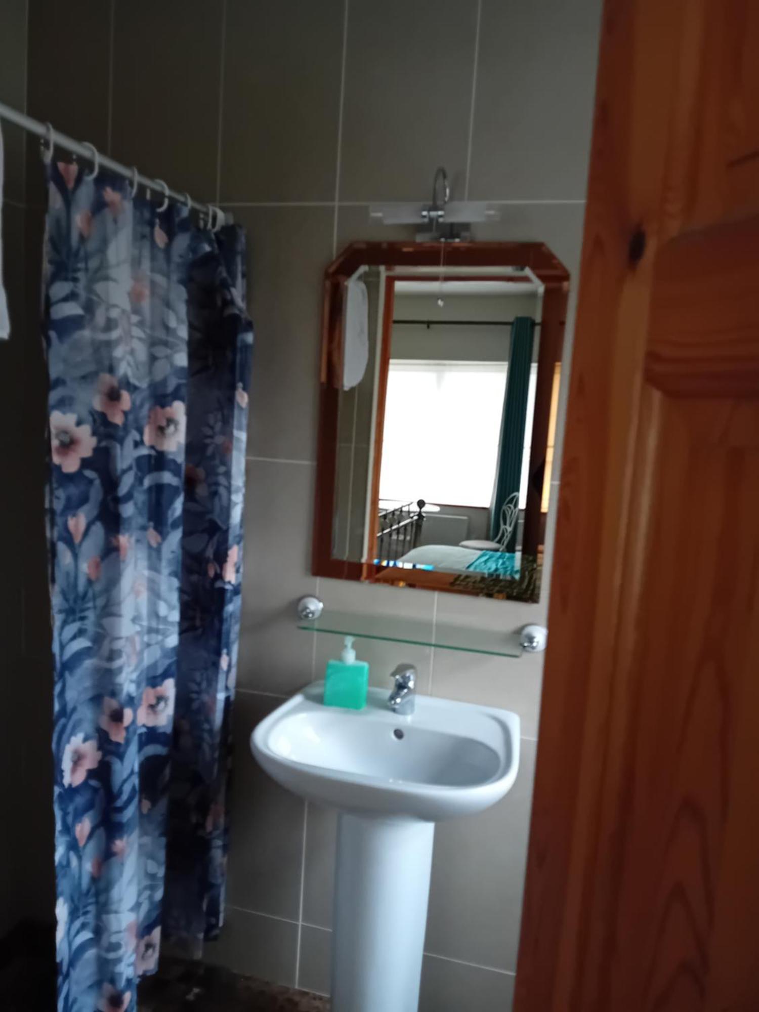 Golden Rose House Bed and Breakfast Knock  Eksteriør billede